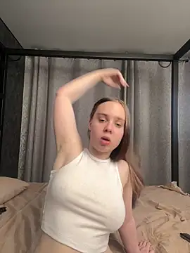 LunaDreeam online show from 11-14-25, 05:00