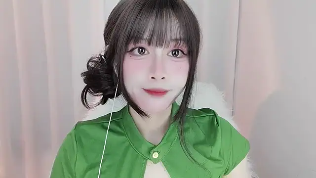 Snapshot of -zhuzhu-999- chatting on 06-10-26, 03:55 -zhuzhu-999- online show from 06-10-26, 03:55