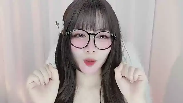 Snapshot of -zhuzhu-999- chatting on 06-14-26, 02:24 -zhuzhu-999- online show from 06-14-26, 02:24