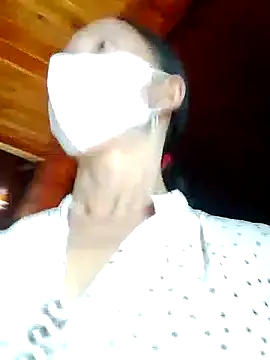 Snapshot of TRIEUTRIEU20 chatting on 10-28-25, 01:42 TRIEUTRIEU20 online show from 10-28-25, 01:42