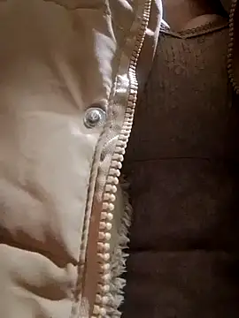 Snapshot of TRIEUTRIEU20 chatting on 11-28-25, 01:08 TRIEUTRIEU20 online show from 11-28-25, 01:08