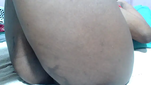 Snapshot of Bracylia chatting on 06-25-26, 06:45 Bracylia online show from 06-25-26, 06:45