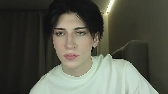 Oliver star boy  online show from 03-10-26, 09:42