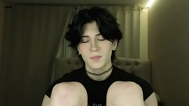 Oliver star boy  online show from 04-18-26, 07:07