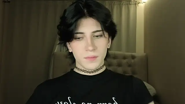 Oliver star boy  online show from 04-18-26, 07:58