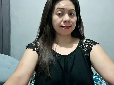 Snapshot of xxxHoneyBee29 chatting on 06-03-26, 10:15 xxxHoneyBee29 online show from 06-03-26, 10:15