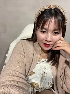 Snapshot of Star_fruit chatting on 12-20-25, 12:45 Star fruit online show from 12-20-25, 12:45