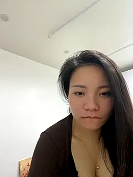 Bee Yellow00 online show from 11-21-25, 05:55