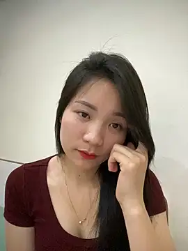 Bee Yellow00 online show from 03-07-26, 04:53