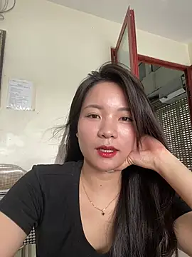 Bee Yellow00 online show from 07-25-26, 02:20