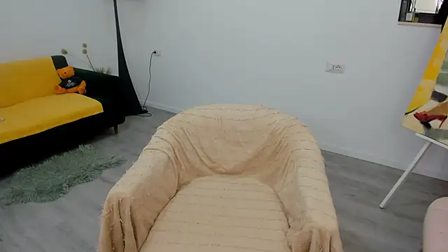 Snapshot of Arya_Anna chatting on 11-17-25, 04:40 Arya Anna online show from 11-17-25, 04:40