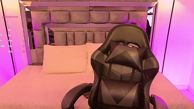 Snapshot of Bella_Clark2 chatting on 01-08-26, 12:51 Bella Clark2 online show from 01-08-26, 12:51