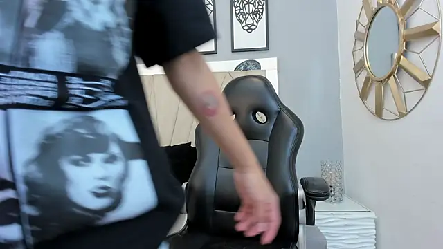 adams bobby online show from 11-28-25, 11:24