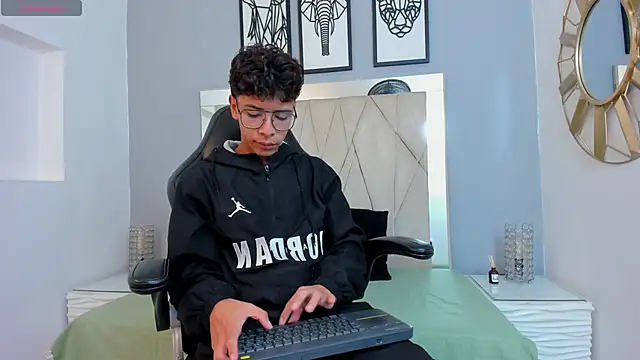 adams bobby online show from 11-30-25, 11:25