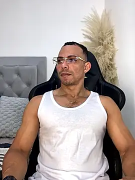 Snapshot of jony_Oconnor chatting on 01-10-26, 12:18 jony Oconnor online show from 01-10-26, 12:18