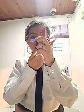 Snapshot of Valentina--1 chatting on 06-24-26, 10:25 Valentina--1 online show from 06-24-26, 10:25