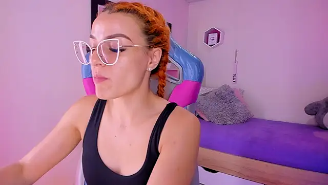 Snapshot of celeste_blazze_ chatting on 01-15-26, 04:00 celeste blazze online show from 01-15-26, 04:00