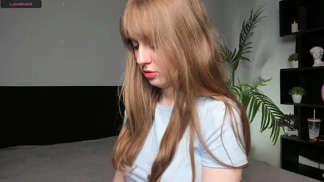 TessaStruble online show from 11-09-25, 09:18