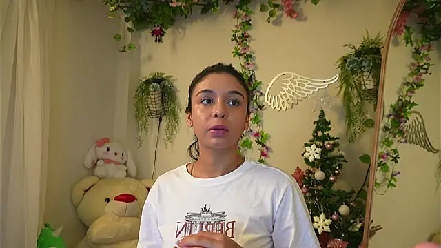 ISA NIXON online show from 12-21-25, 11:01