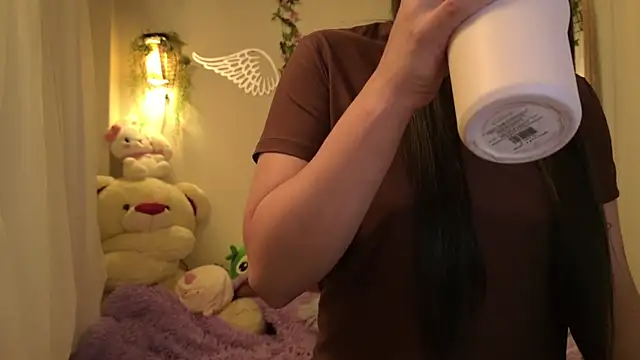 ISA NIXON online show from 04-20-26, 05:16