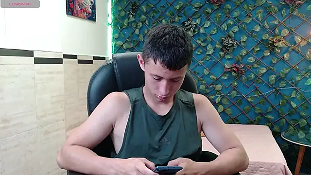 Snapshot of Garuo_18 chatting on 11-09-25, 03:16 Garuo 18 online show from 11-09-25, 03:16