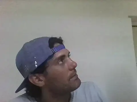 Snapshot of Capriflow chatting on 12-15-25, 02:05 Capriflow online show from 12-15-25, 02:05