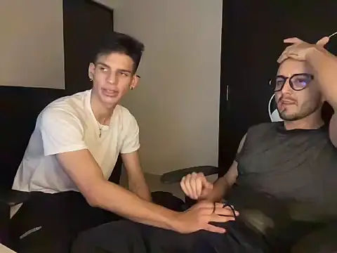 Snapshot of lionandreough chatting on 10-27-25, 11:31 lionandreough online show from 10-27-25, 11:31