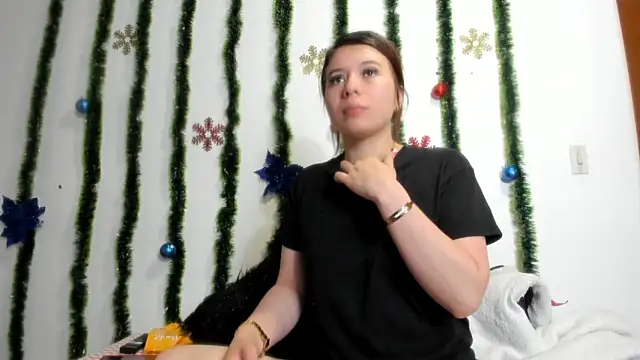 Vanessa Martinz online show from 12-15-25, 12:42