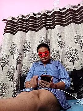 Hotty girl25 online show from 12-14-25, 08:20