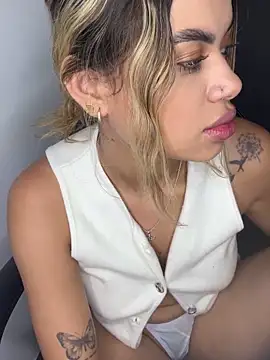 Alanna-foxx online show from 11-05-25, 03:17