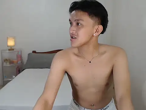 Snapshot of Lust_Motion chatting on 10-28-25, 09:35 Lust Motion online show from 10-28-25, 09:35