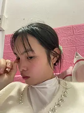 Snapshot of Tina_x chatting on 12-14-25, 07:36 Tina x online show from 12-14-25, 07:36