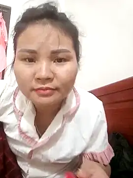 Snapshot of Beny_x chatting on 11-25-25, 12:43 Beny x online show from 11-25-25, 12:43