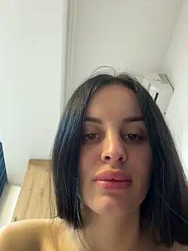 Snapshot of Alexiaaa121 chatting on 12-15-25, 02:10 Alexiaaa121 online show from 12-15-25, 02:10