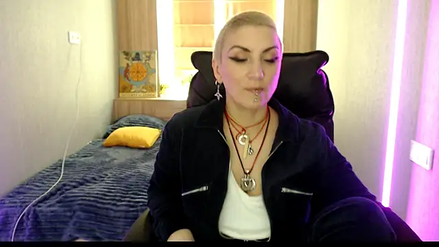 Snapshot of Sweet-n-Strong chatting on 05-14-26, 11:17 Sweet-n-Strong online show from 05-14-26, 11:17