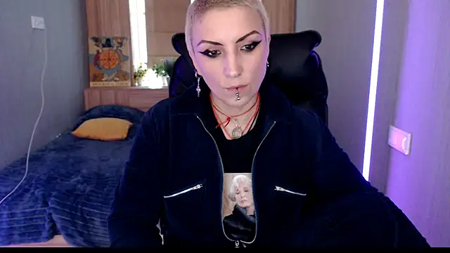 Snapshot of Sweet-n-Strong chatting on 05-15-26, 11:39 Sweet-n-Strong online show from 05-15-26, 11:39