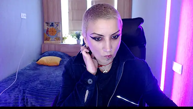 Snapshot of Sweet-n-Strong chatting on 05-16-26, 11:09 Sweet-n-Strong online show from 05-16-26, 11:09