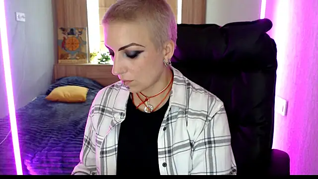Snapshot of Sweet-n-Strong chatting on 05-26-26, 11:17 Sweet-n-Strong online show from 05-26-26, 11:17