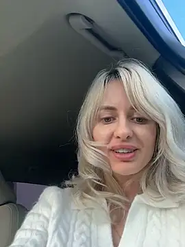 Snapshot of blondegirlx chatting on 11-07-25, 01:00 blondegirlx online show from 11-07-25, 01:00