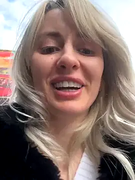 Snapshot of blondegirlx chatting on 11-08-25, 12:49 blondegirlx online show from 11-08-25, 12:49