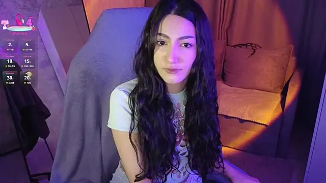 Mulan Lo online show from 12-14-25, 06:45