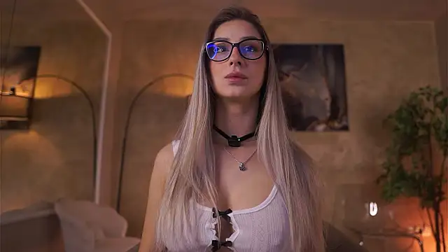 MaddieBryggs online show from 02-01-26, 10:03