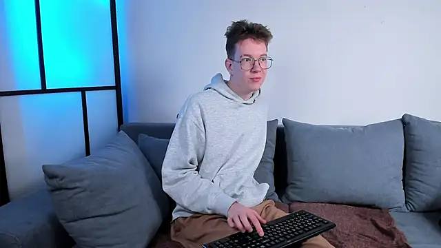 Snapshot of Teddy_Parker chatting on 11-02-25, 07:55 Teddy Parker online show from 11-02-25, 07:55