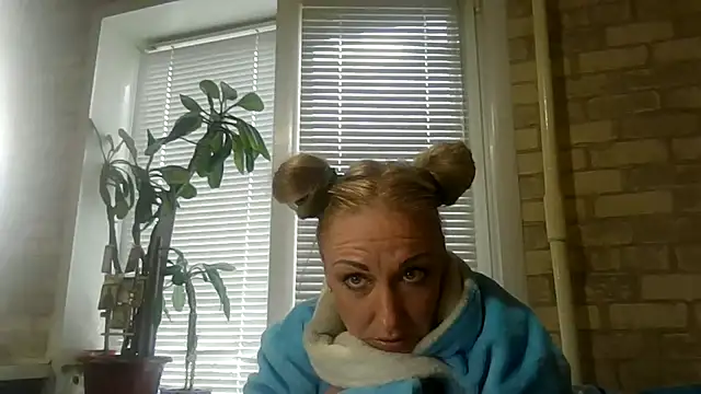 Snapshot of LilaniLoverx chatting on 10-26-25, 12:11 LilaniLoverx online show from 10-26-25, 12:11