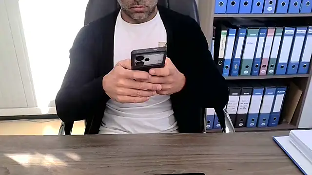 Snapshot of Evasionee chatting on 10-29-25, 07:21 Evasionee online show from 10-29-25, 07:21