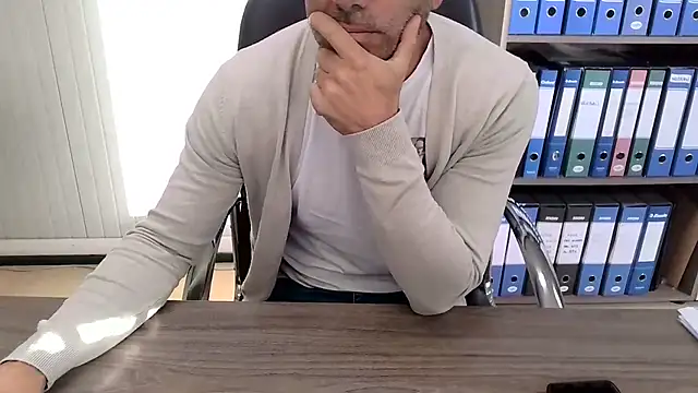 Snapshot of Evasionee chatting on 11-03-25, 07:20 Evasionee online show from 11-03-25, 07:20