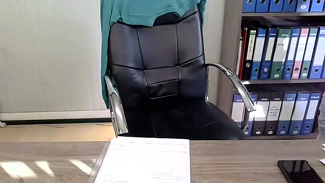 Snapshot of Evasionee chatting on 11-04-25, 07:40 Evasionee online show from 11-04-25, 07:40