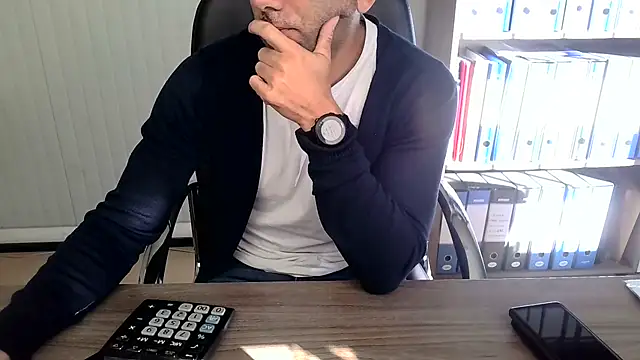 Snapshot of Evasionee chatting on 11-05-25, 08:03 Evasionee online show from 11-05-25, 08:03