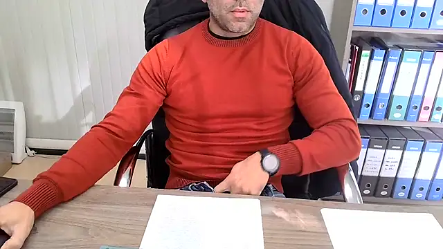 Snapshot of Evasionee chatting on 11-26-25, 08:48 Evasionee online show from 11-26-25, 08:48