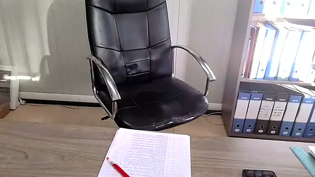 Snapshot of Evasionee chatting on 11-27-25, 08:05 Evasionee online show from 11-27-25, 08:05